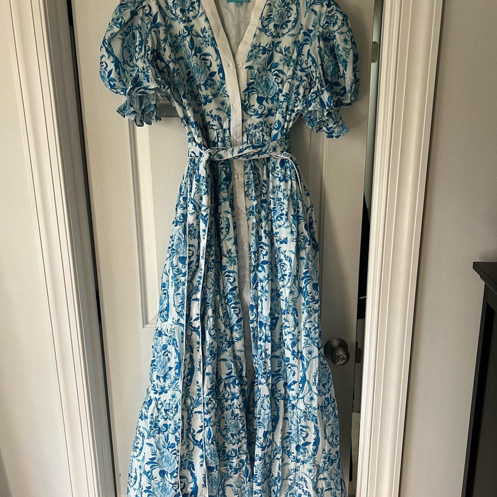Chic Blue and White Patterned Maxi Dress